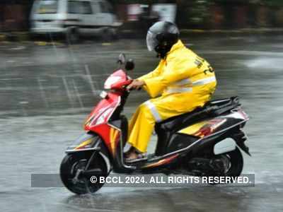 IMD predicts 'moderate to intense' rains in Mumbai, Thane