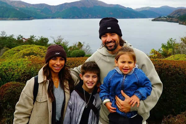 Nick Castellanos' wife Jessica shares a playful moment with their child in a lighthearted Instagram Story