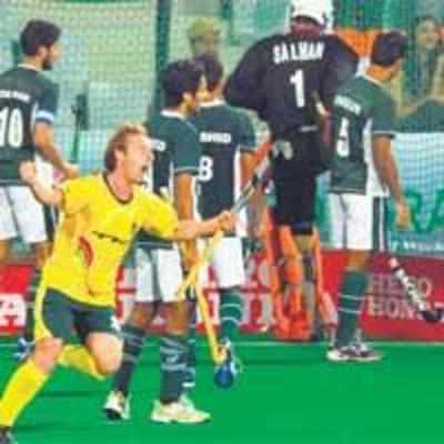 SA crush Pakistan's semifinal dreams