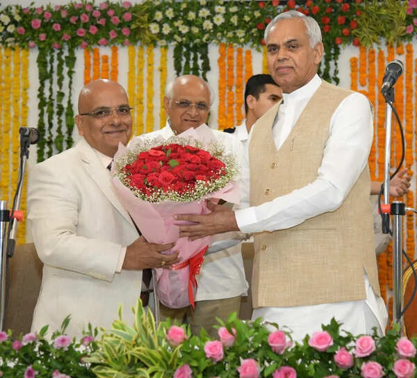 Former HC judge Biren Vaishvav sworn in as Lokayukta