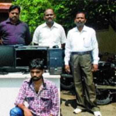 2 students,one pc buyer nabbed