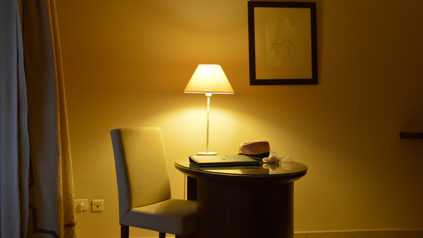 Statement Table Lamps That Double as Décor for Modern Home Spaces