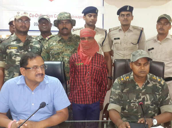Balrampur police arrest Maoist carrying Rs 1L reward on his head