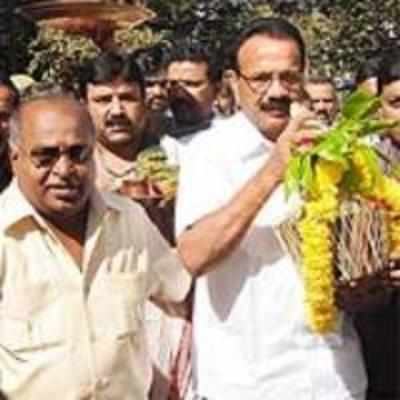 Yeddyurappa loyalist Ess En switches to the CM camp