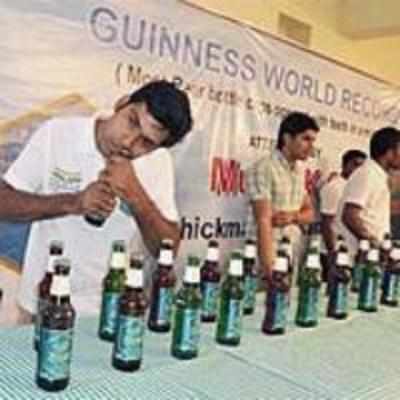 He opens 68 beer bottles with teeth in a minute