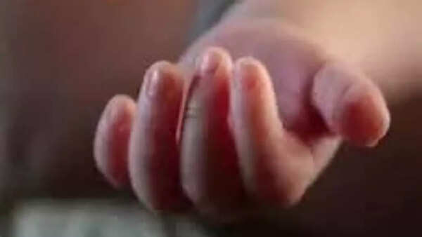 Mentally ill woman kills infant daughter by slitting her throat in Jhansi