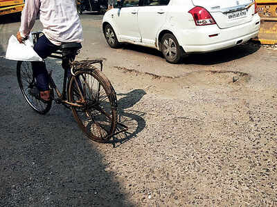 Potholes causing traffic jams near Kalina