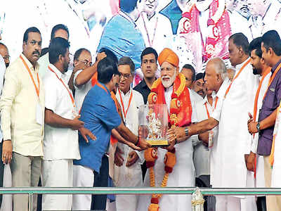 Modi pitches for strong government, national security