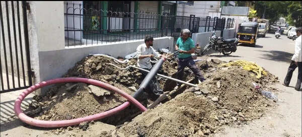 Sporadic power outages give residents sleepless nights, MSEDCL rues absence of ducts along streets in PMC limits