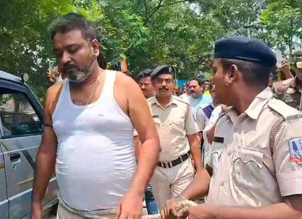 Cops continue dressed-down parade of TMC men
