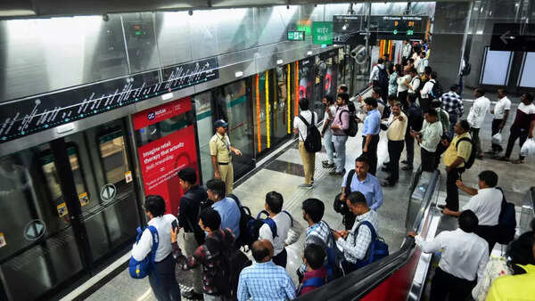 Mumbai Metro 3 services hit during peak hours; several office-goers left stranded