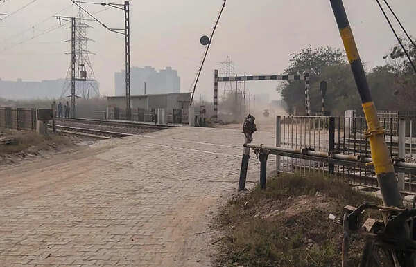 GMDA plans 4-lane rail overbridge to unclog Dwarka Expressway link