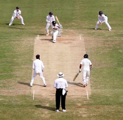 India vs England, 5th Test, Day 3:  India 173/1 at lunch, trail by 304 runs
