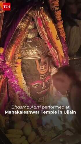 Morning Aarti at Mahakaleshwar Jyotirlinga Draws Devotees