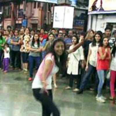 Flash mob of 200 break into Rang De jig at CST