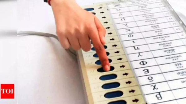 Cop’s loaded rifle goes missing from polling booth in Nawada