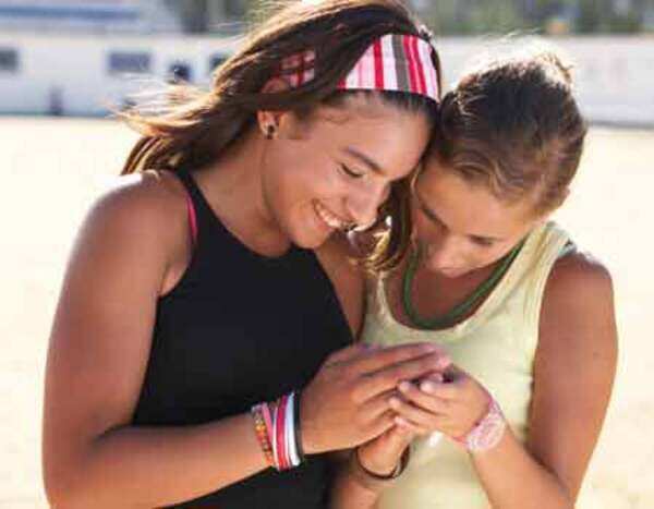 Now, Jaipur girls banned from carrying mobiles