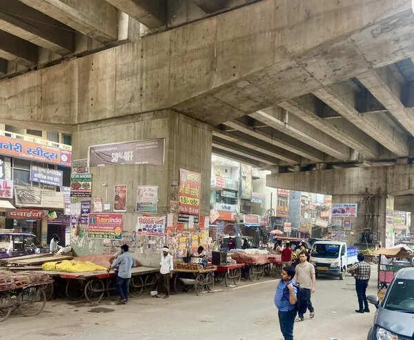Residents demand parking under Bhangel Elevated Road