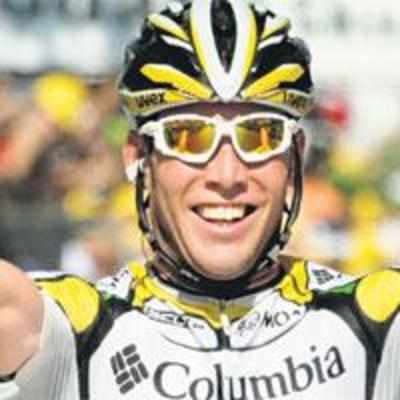 Cavendish wins stage; Cancellara holds yellow
