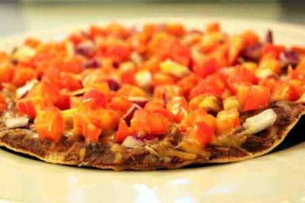 Vegetarian recipe: Healthy Mexican pizza