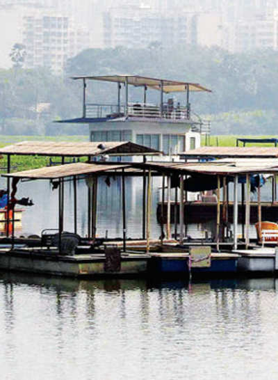BMC cracks down on illegal floating nightclubs on lake