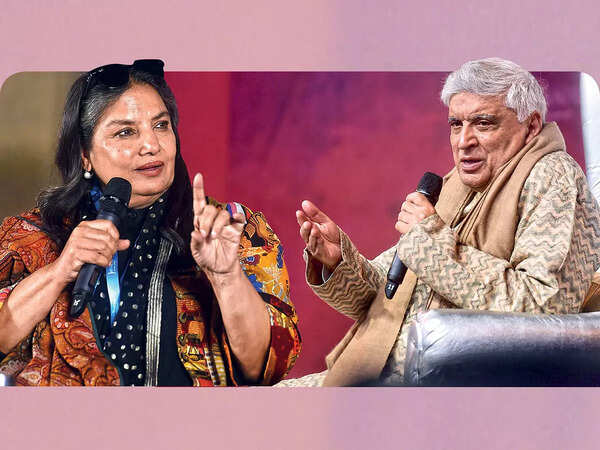Javed Akhtar joins Shabana Azmi at the Jashn-e-Rekhta stage in Delhi