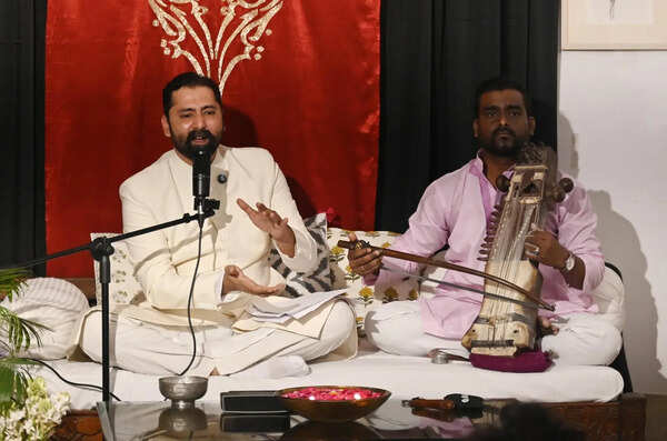 Classic melodies add ‘lutf’ to Awadhi food platter