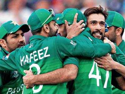Pakistan breaks its losing streak, defeats England by 14 runs