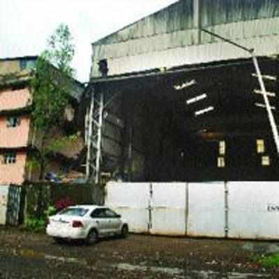 Armed robbers target engg firm in Mahape, assault watchmen, decamp with wires worth `42k