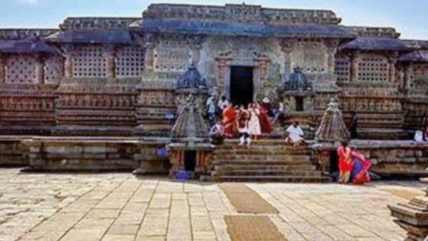 Karnataka: Belur temple board asks Muslim vendor to go