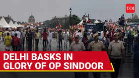 Indians Wave Tricolour With Pride To Celebrate Op Sindoor Against Pak | Surreal Moment In Delhi