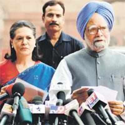 Singh appointed PM, UPA claims support of 322 MPs
