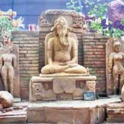 Ganesha '˜resembles' Buddha in Kalyan, raises heat