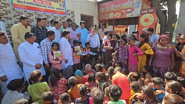 Minister sets up school in 2 days for slum kids