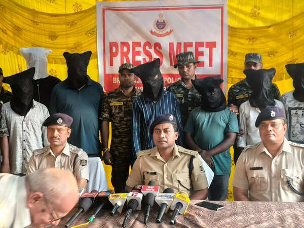 Brajarajnagar police foil dacoity attempt, arrest eight armed criminals