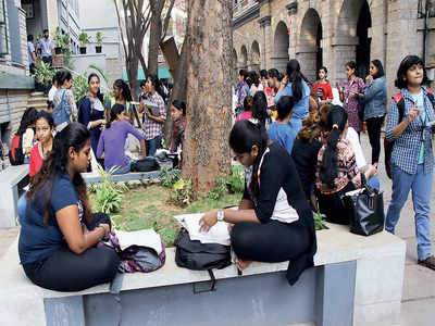 High Court  upholds 25,000 sq ft requirement for PU colleges