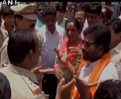 Shiv Sena MP Ravindra Gaikwad caught arguing with cops on camera