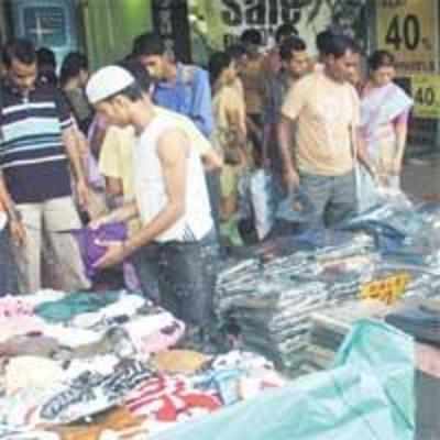AP to treat hawkers as '˜natural markets'