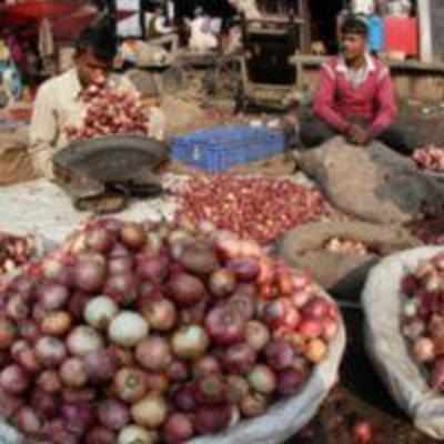 Onion traders call off strike
