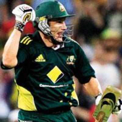 Hussey guides Australia to third straight win over England