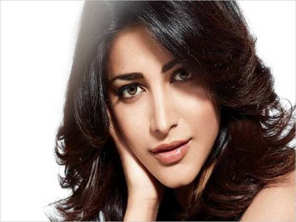 Pawan Kalyan is my lucky mascot- Shruti Haasan