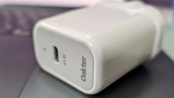 Oakter 65W GaN charger review: One-stop solution for charging needs
