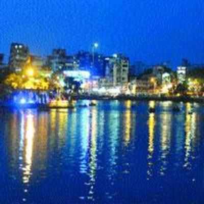 Masunda Lake sparkles with diyas on Deepotsav