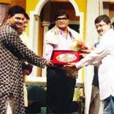 Versatile actor Ashok Saraf  felicitated