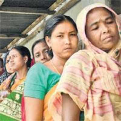 Bengal polls see bloodshed again