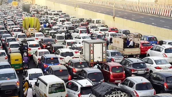Lane curbs on NH-09 likely to slow Ghaziabad-Delhi commute till June