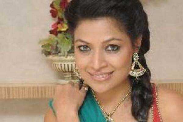 Painting helps me express myself: Amita Pathak