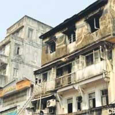 Four feared dead in Zaveri Bazaar fire