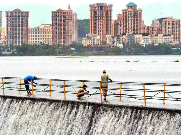 Heavy showers continue, man drowns in Powai lake