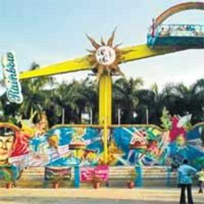 SEZ protesters block gates to Esselworld